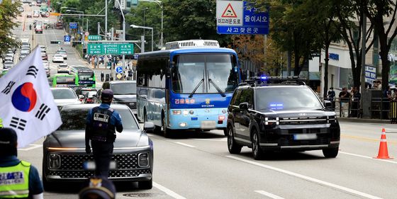 '명태균 공짜 여론조사' 혐의 윤석열 1심 선고