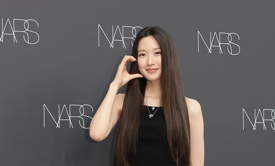 문가영, 인형의 볼 하트