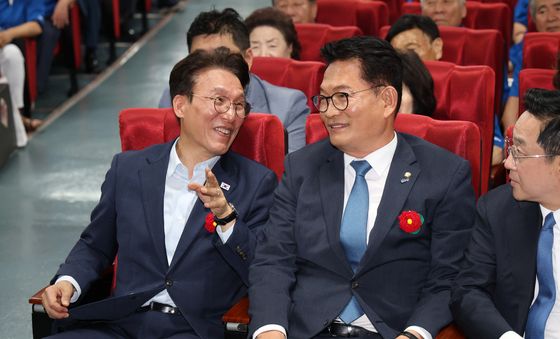 노인위원회 워크숍 참석한 김민석·송영길