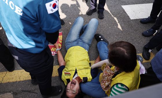 '홈플러스 사태 해결하라'