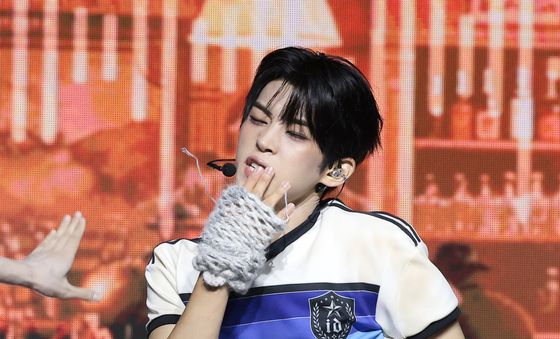 아이덴티티, 섹시 보이