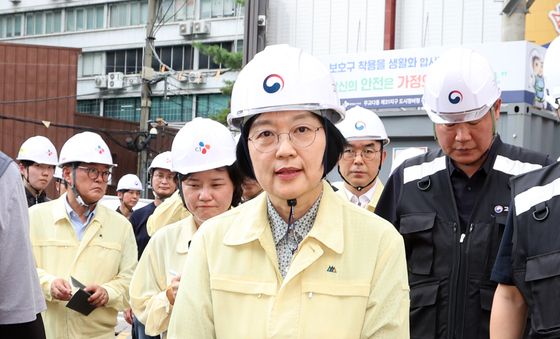 한성숙 총리, 폭염 속 근로자 안전 살핀다
