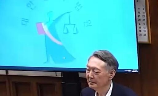 '무상 여론조사' 혐의 윤석열, 1심 징역 2년 선고