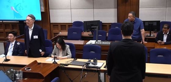 무상 여론조사 논란…윤석열 1심서 징역 2년 판결