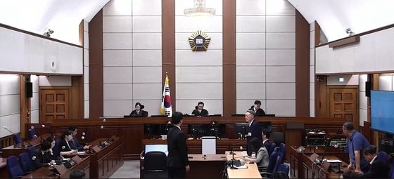 윤석열, 무상 여론조사 혐의로 1심 징역 2년