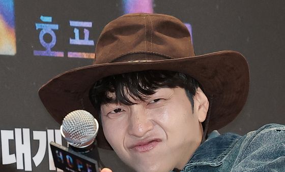 유재필, 여심저격 MC