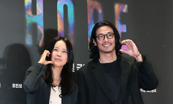 백지영·정석원  부부, 손 꼭 잡고 애정 과시