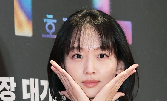 진기주, 영화관에 핀 꽃
