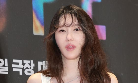 '48세' 이지아, 뱀파이어 미모