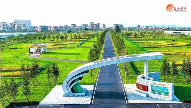 北, 2년 전 수해지 신의주 변모 선전…"어디 가나 공원"