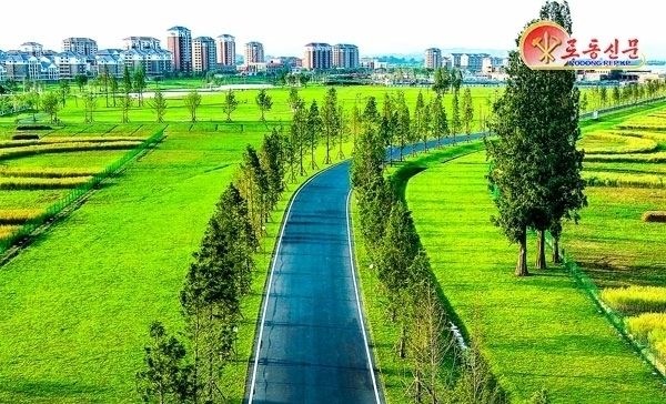 北, 수해지 신의주 새 경관 선전…"발길 닿는 곳마다 절경"