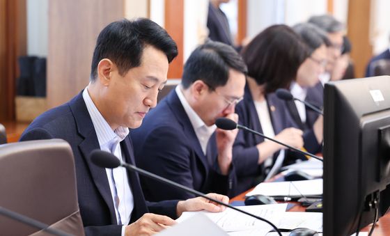 국무회의 참석한 오세훈 서울시장