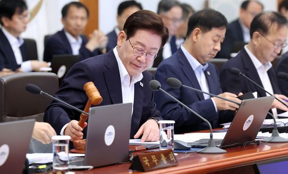 국무회의 주재하는 이재명 대통령