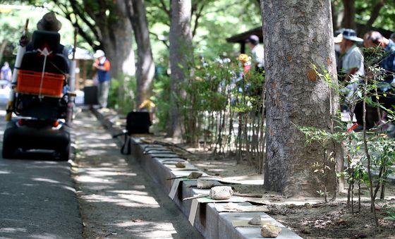 삼계탕 기다리는 무료급식소 풍경