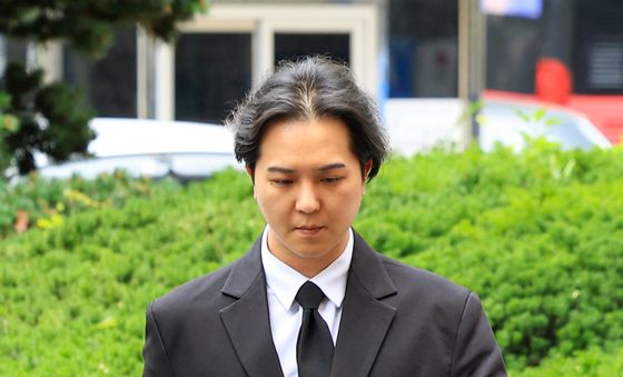 증인출석하는 위너 송민호