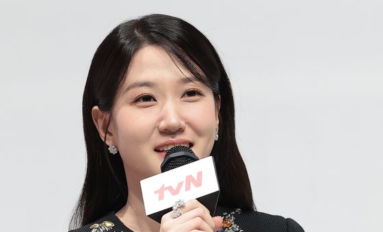 인사말 하는 박은빈