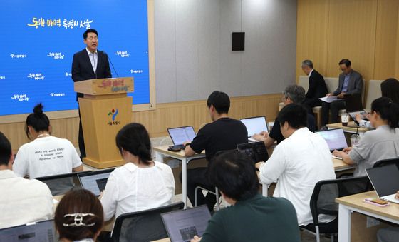 브리핑하는 오세훈 서울시장