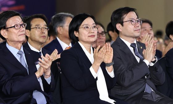 무역협회 창립 기념식 참석한 한성숙 총리