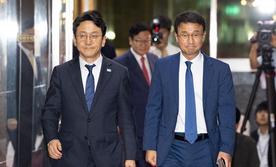 의장실 향하는 민주당 원내지도부