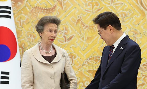 영국 '앤 공주' 접견하는 이재명 대통령
