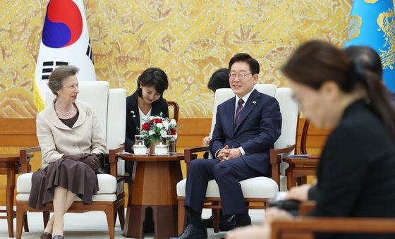 영국 '앤 공주' 접견하는 이재명 대통령