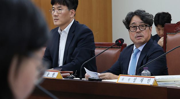 2027년 최저임금 1만700원, 답변하는 권순원 위원장
