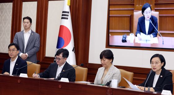 한성숙 총리, 비상경제점검회의 주재