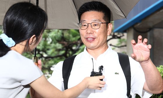 종합특검 조사 관련 취재진 질의 답변하는 조성현 대령