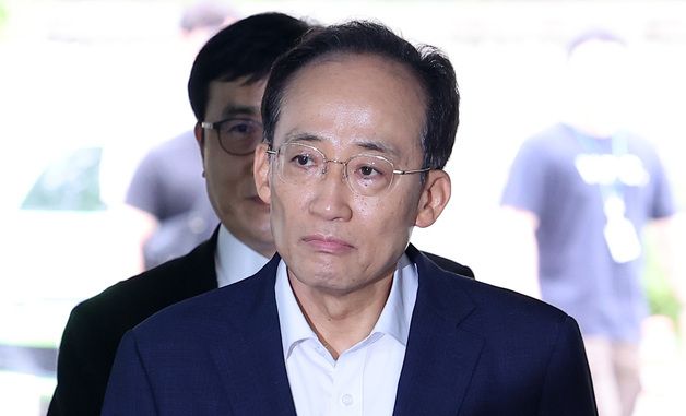 법정 향하는 추경호 대구시장