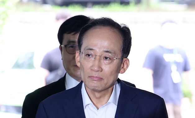 법정 향하는 추경호 대구시장