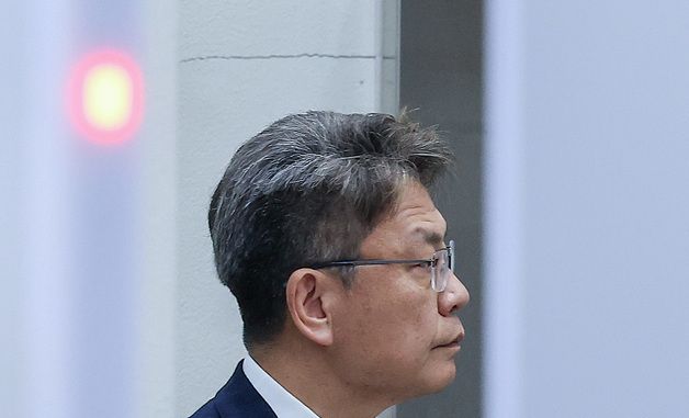 영장실질심사 출석하는 이시원 전 대통령실 공직기강비서관