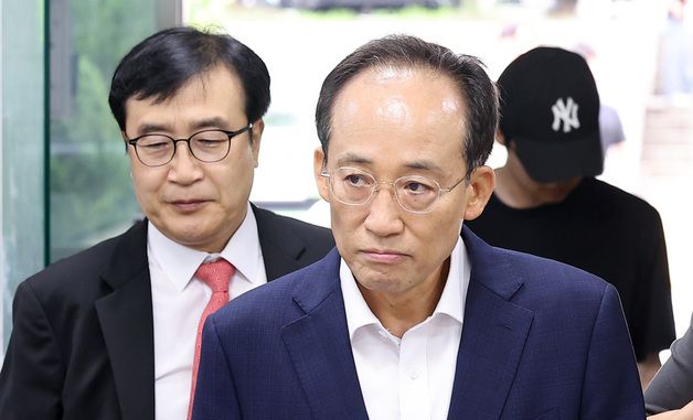 법정 향하는 추경호 대구시장