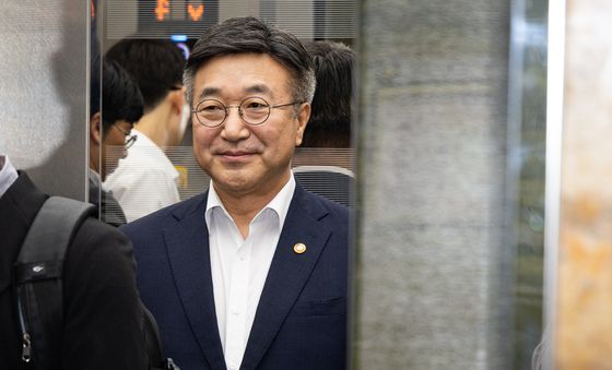 중수청 관련 당정협의 마친 윤호중 행정안전부 장관