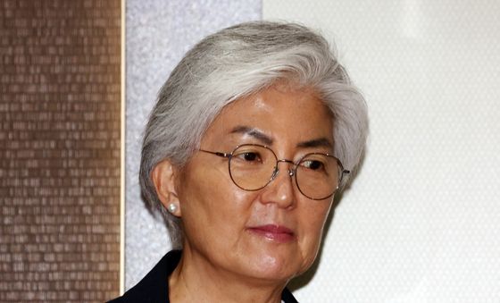 외교부 찾은 강경화 대사