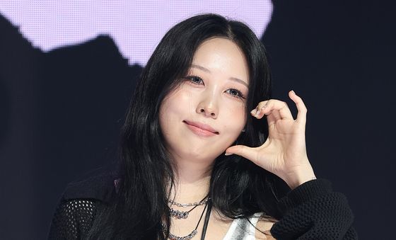 권진아, 사랑스러운 볼 하트