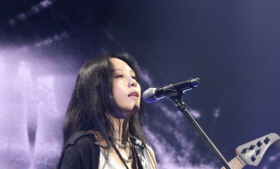 권진아, 무대 위 '몬스터'