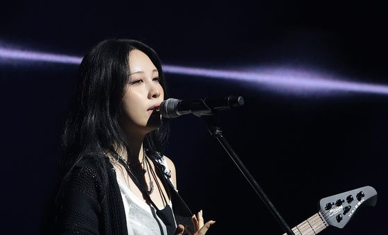 권진아, 록스타 변신