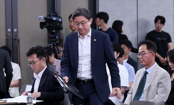 부동산 금융정책 국민의견 경청 토론회 참석한 이억원 금융위원장