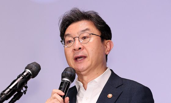모두 발언하는 이억원 금융위원장