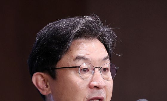 모두 발언하는 이억원 금융위원장
