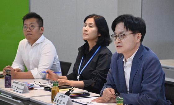 김정관 장관, 제주 첨단산업 기업 간담회