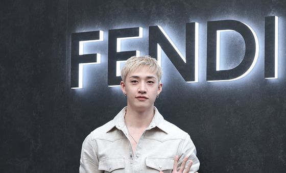 스트레이키즈 방찬, 빛나는 손 인사