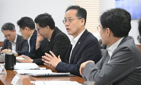7월 일자리 TF 주재하는 이형일 차관