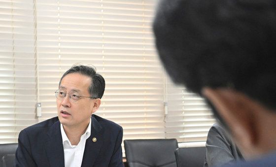 모두발언 하는 이형일 차관