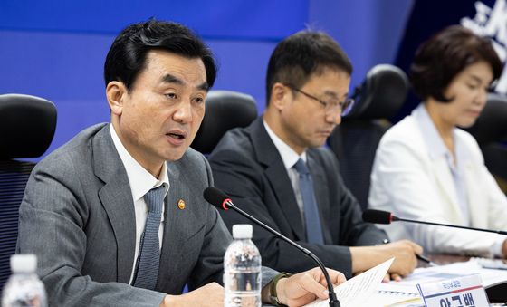 모두 발언하는 안규백 국방부 장관