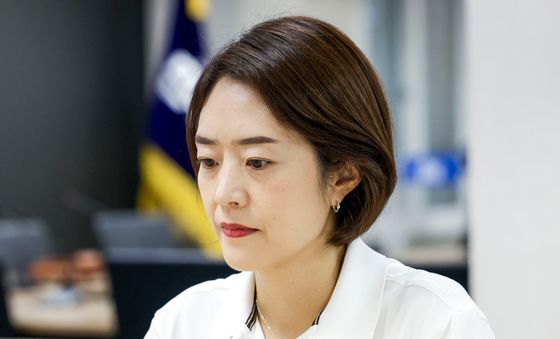 당대표 후보 등록하는 고민정 의원