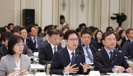 보고하는 배경훈 괴기정통부 장관