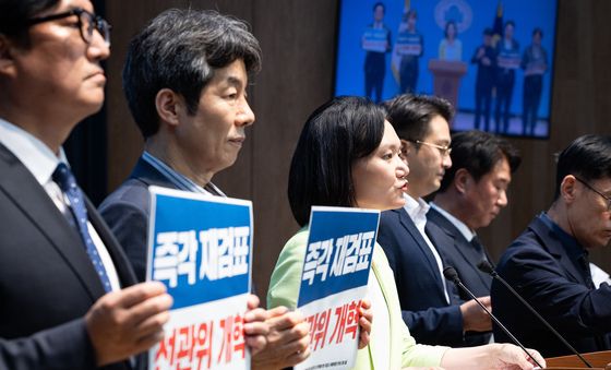 민주 '즉각 재검표, 선관위 개혁'