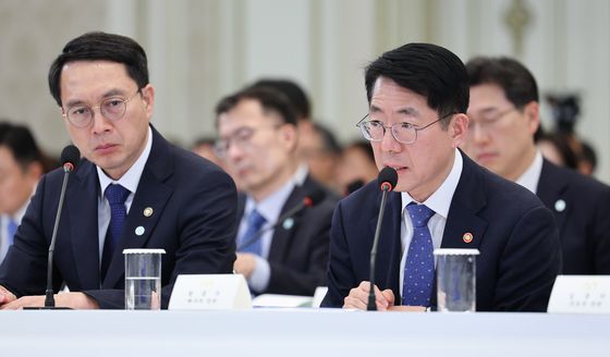 업무보고하는 황종우 해수부 장관