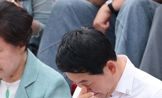생각 잠긴 장동혁 대표